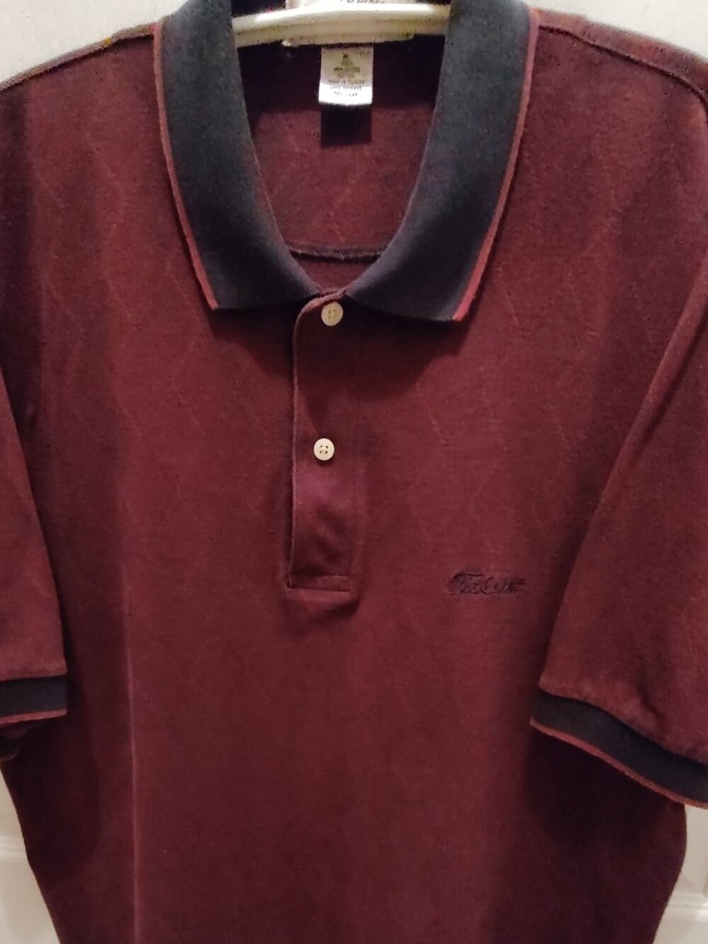 TITLEIST CORBIN POLO SHIRT WINE/NAVY HARLEQUIN PATTERN LOGO SOFT COLLAR MEDIUM